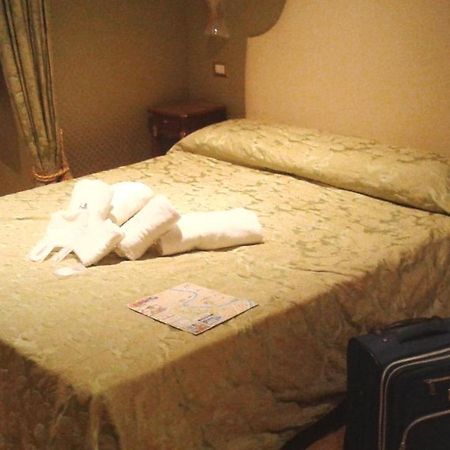 Trevi Qq Rooms Roma Exterior foto