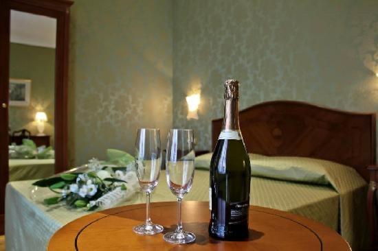 Trevi Qq Rooms Roma Exterior foto