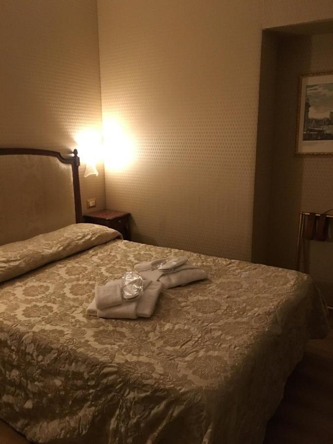 Trevi Qq Rooms Roma Exterior foto