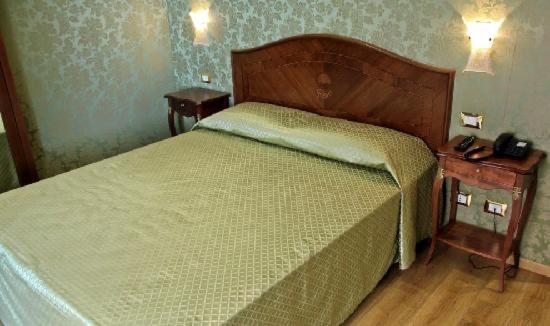 Trevi Qq Rooms Roma Exterior foto