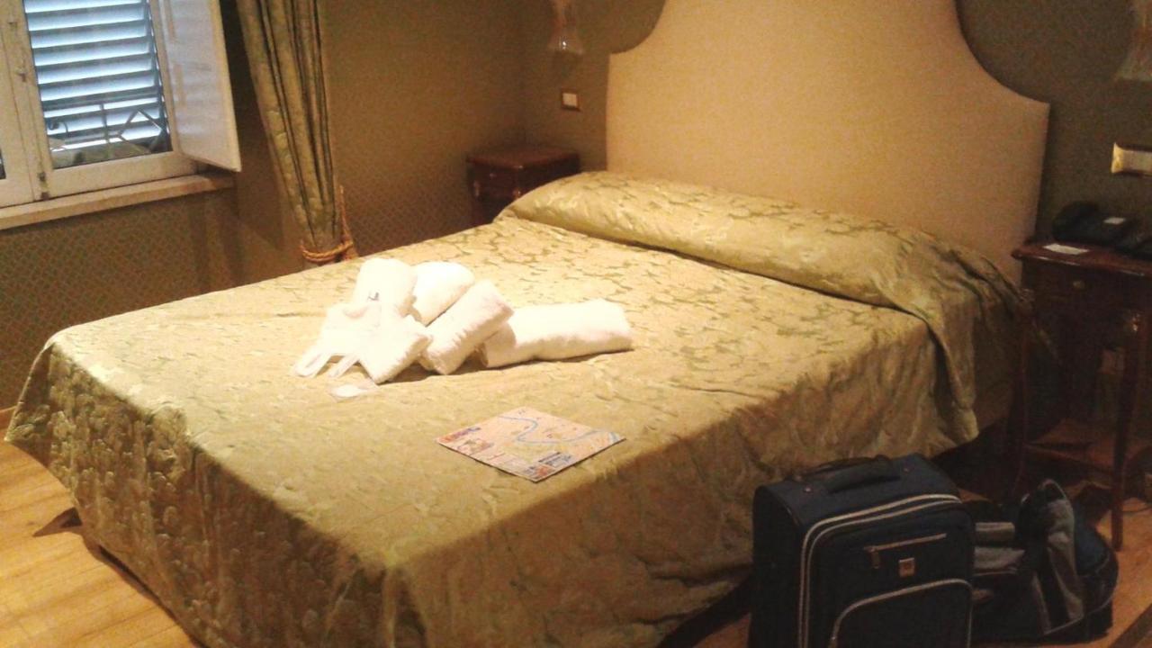 Trevi Qq Rooms Roma Exterior foto