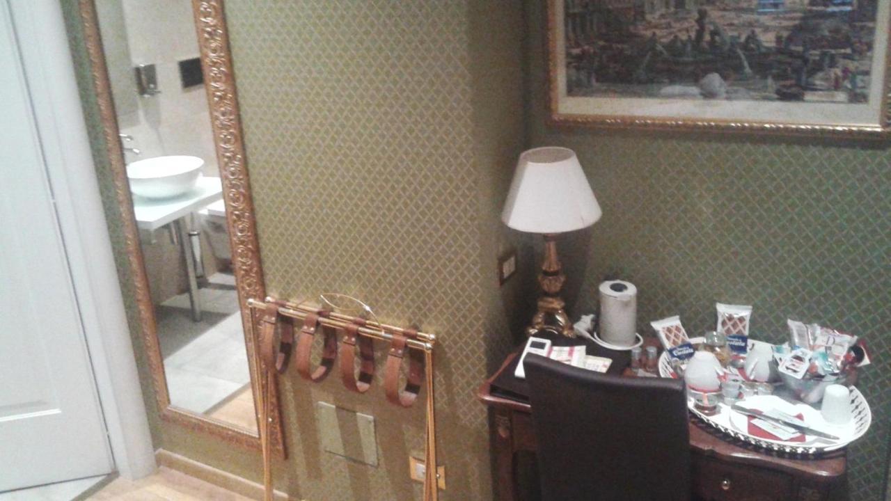 Trevi Qq Rooms Roma Exterior foto