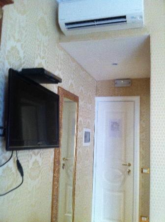 Trevi Qq Rooms Roma Exterior foto